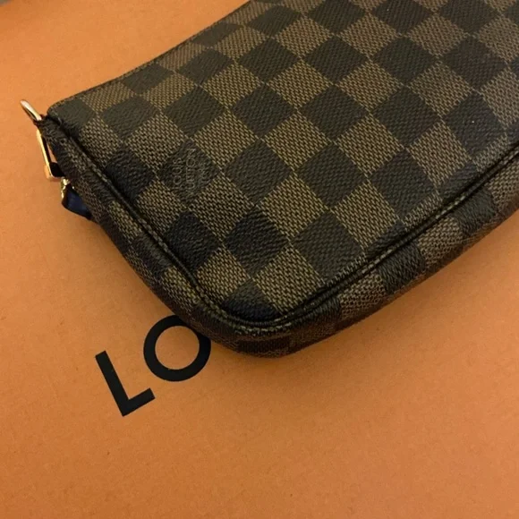 Louis Vuitton Pochette Accessories in Damier Ebene - Picture 12 of 12